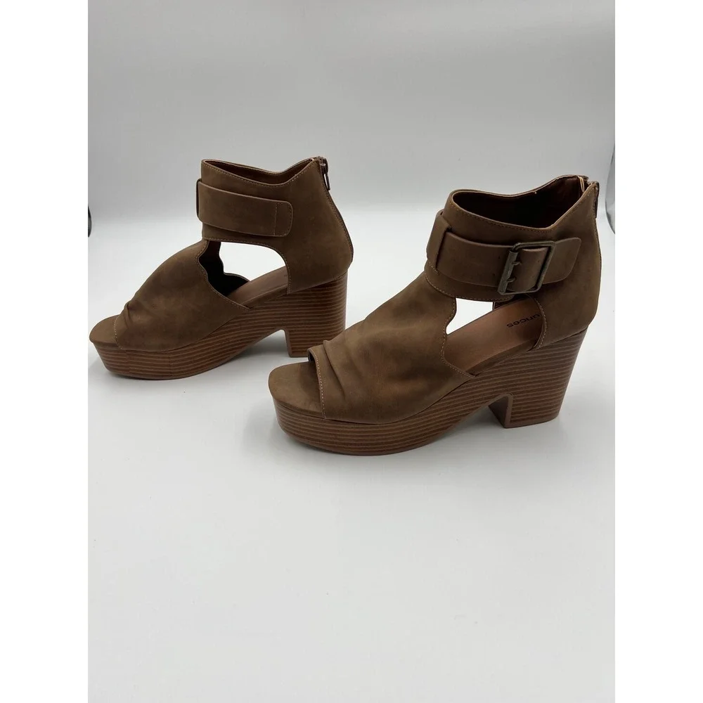 Maurices Waverly Brown Buckle Block Heel Platform Sandals 8.5 209996